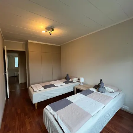 3 Bedrooms House With Garden *