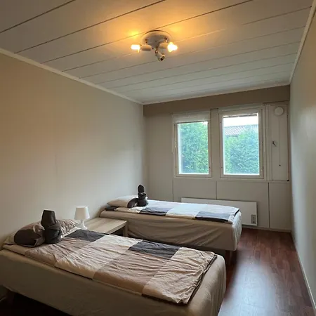 Apartman 3 Bedrooms House With Garden